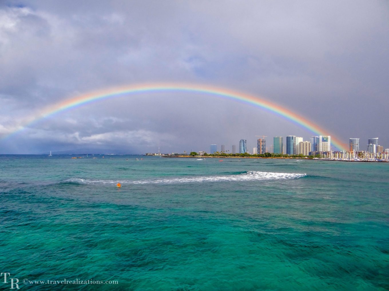 A beautiful rainbow in Waikiki, Travel Realizations, Pacific, Hawaii, In the depths of the Pacific - A submarine tour in Hawaii